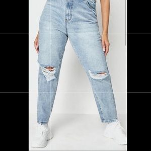 LightBlue Riot Highwaisted Distressed Kne Mom Jean